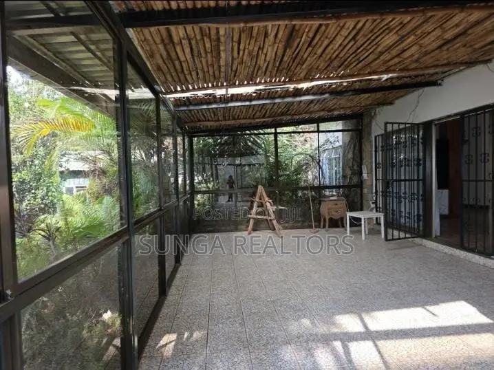 5bdrm House in Muthangari for rent