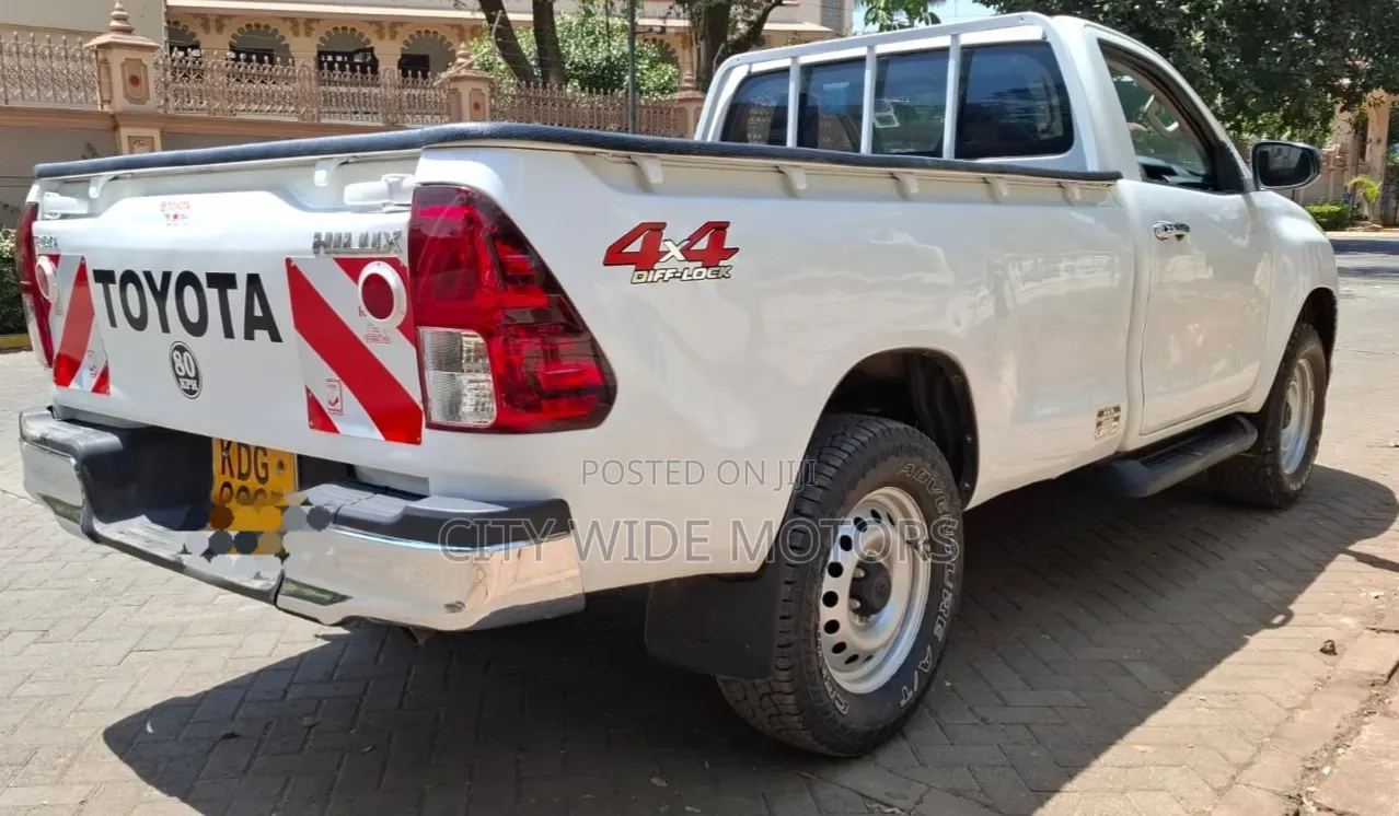 Toyota Hilux 2017 White