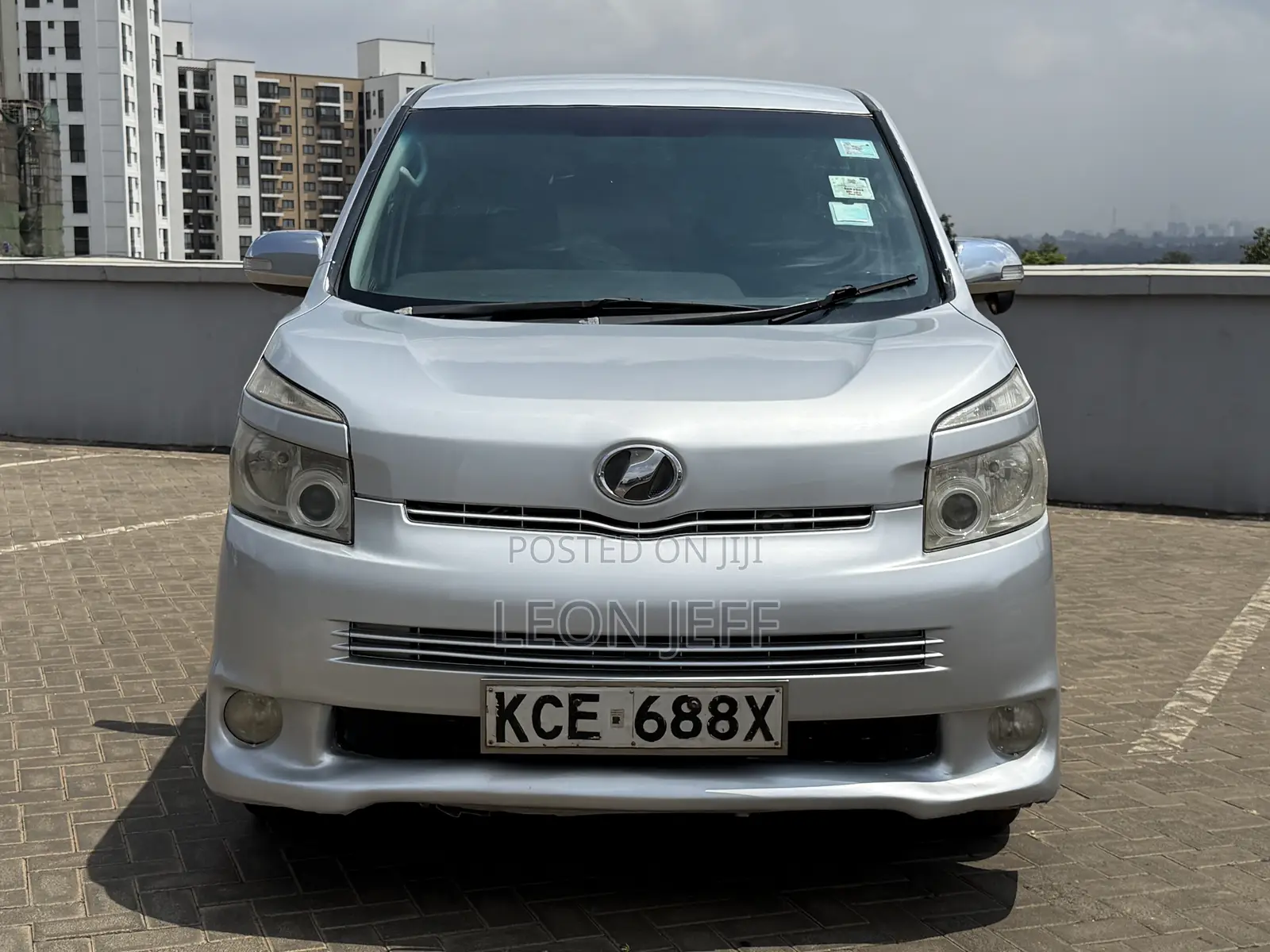Toyota Voxy 2008 Silver