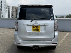 Toyota Voxy 2008 Silver
