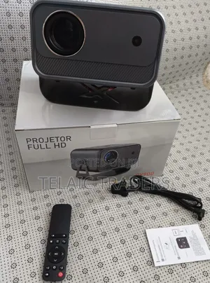 CY 900 Projector