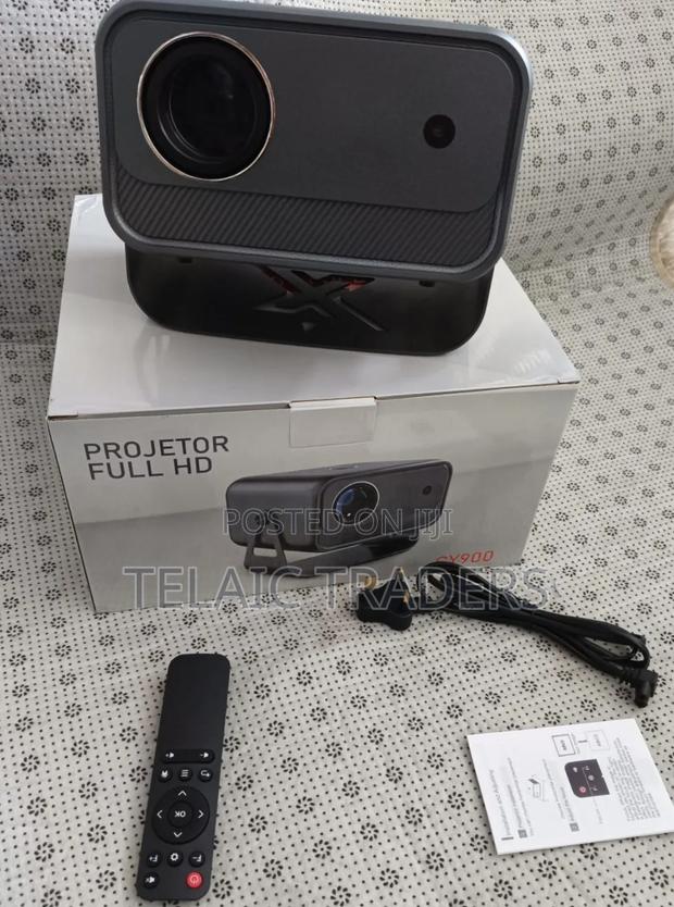 CY 900 Projector