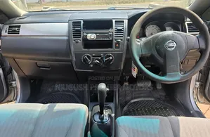 Nissan Tiida 2009 Silver