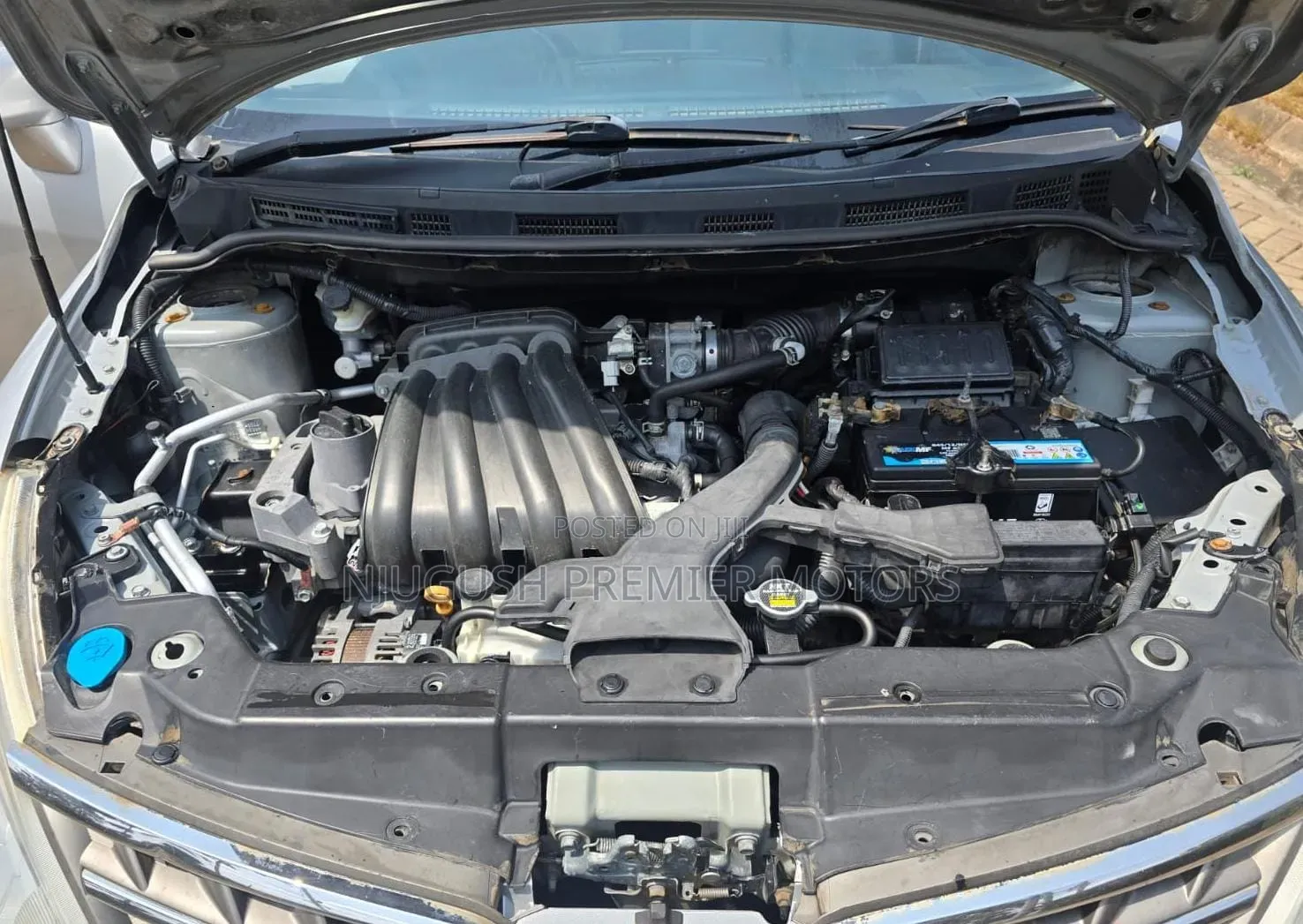 Nissan Tiida 2009 Silver