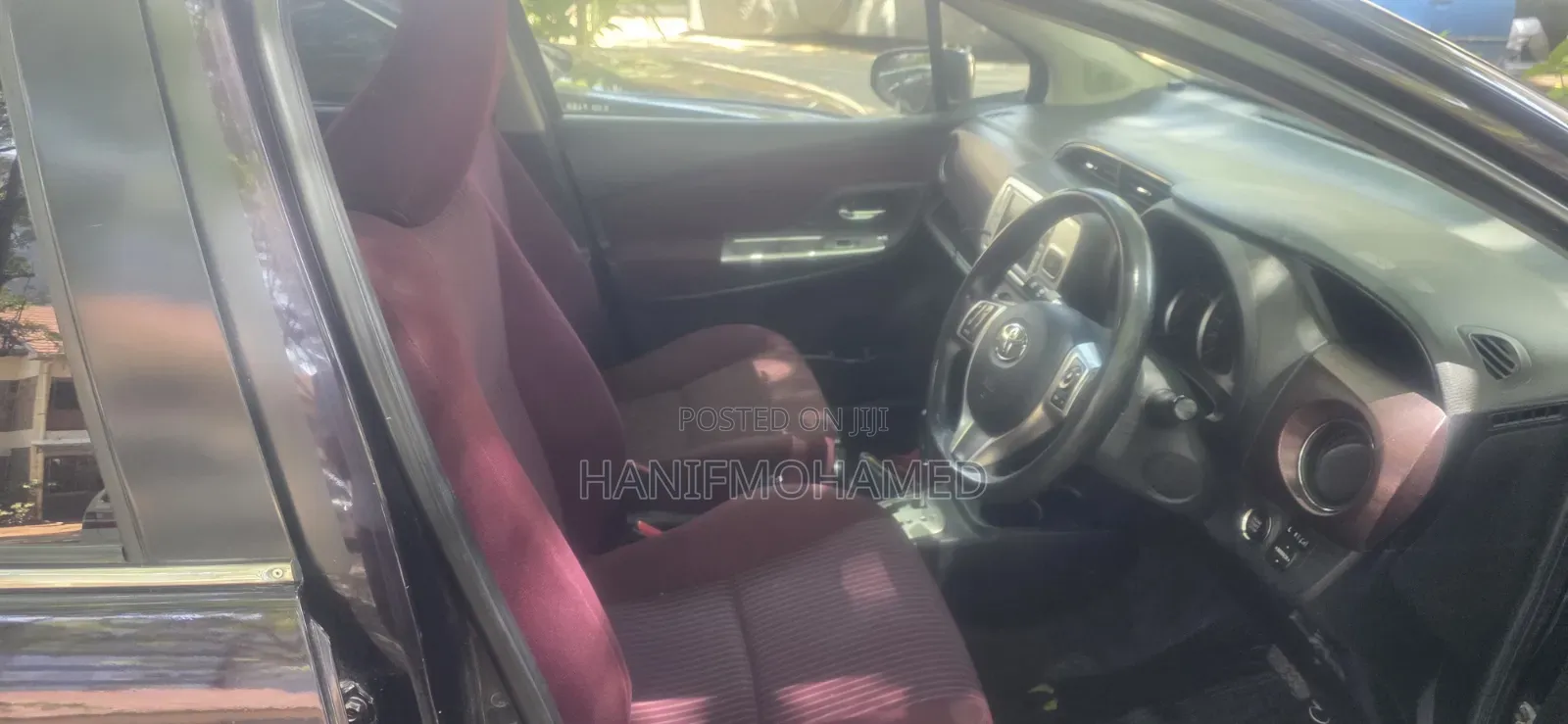 Toyota Vitz 1.3 AWD 5dr 2014 Purple