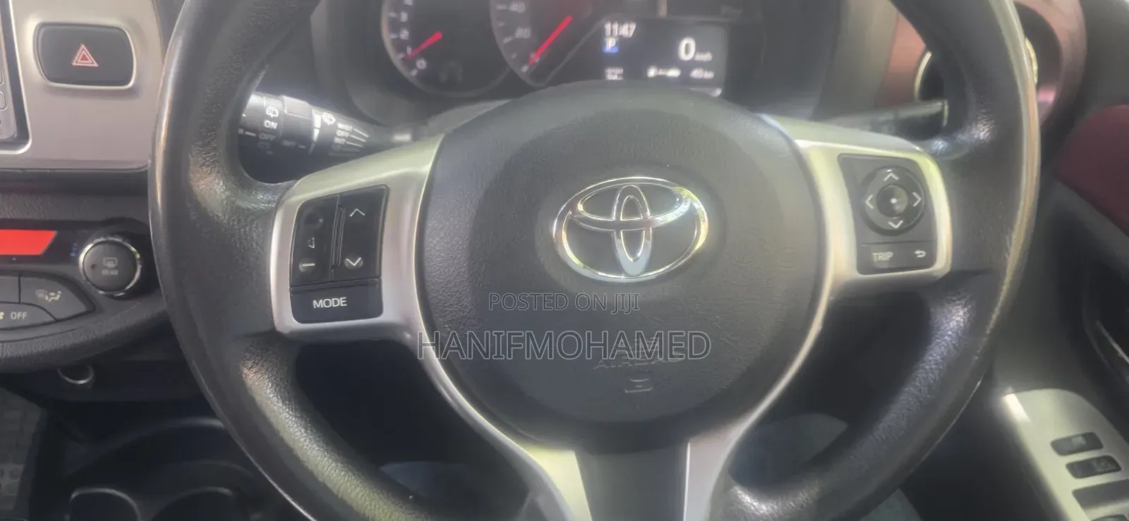 Toyota Vitz 1.3 AWD 5dr 2014 Purple