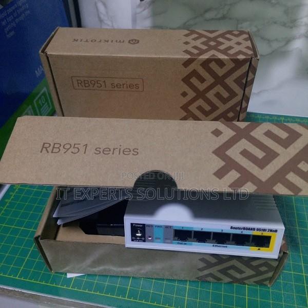 MikroTik RB951Ui-2HnD Wireless Router 5 Port 2.4GHz