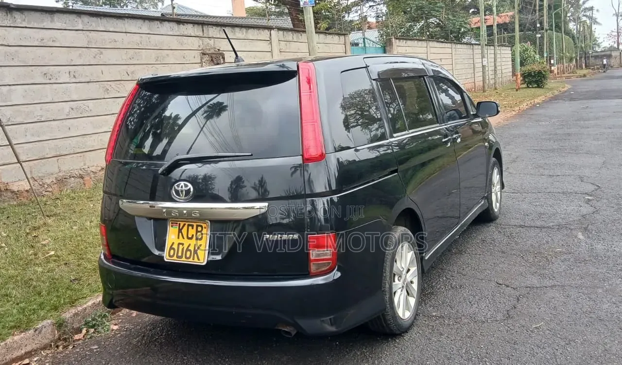 Toyota ISIS 2008 Black