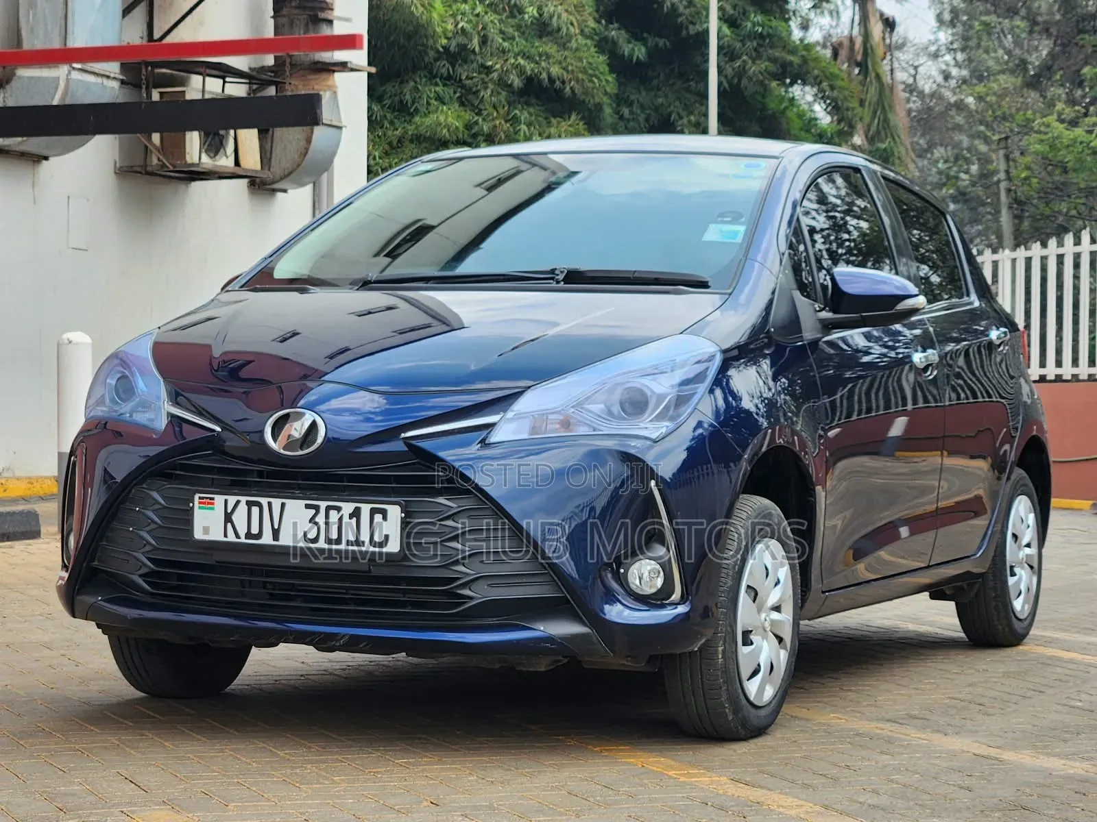 Toyota Vitz 1.0 FWD 5dr 2019 Blue