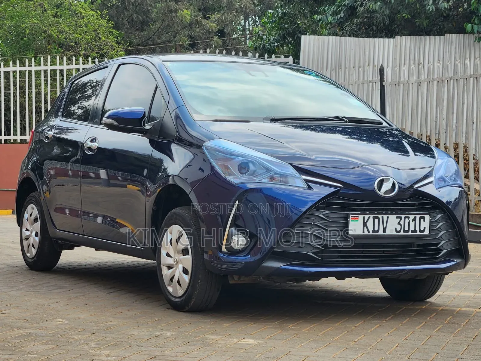 Toyota Vitz 1.0 FWD 5dr 2019 Blue