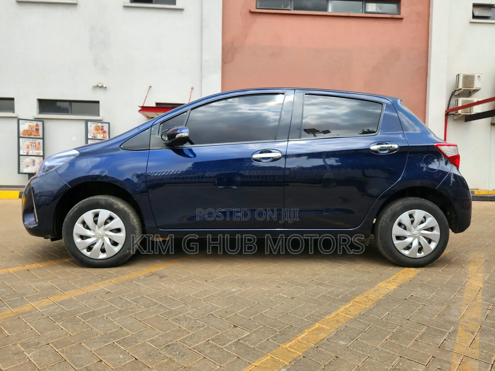 Toyota Vitz 1.0 FWD 5dr 2019 Blue