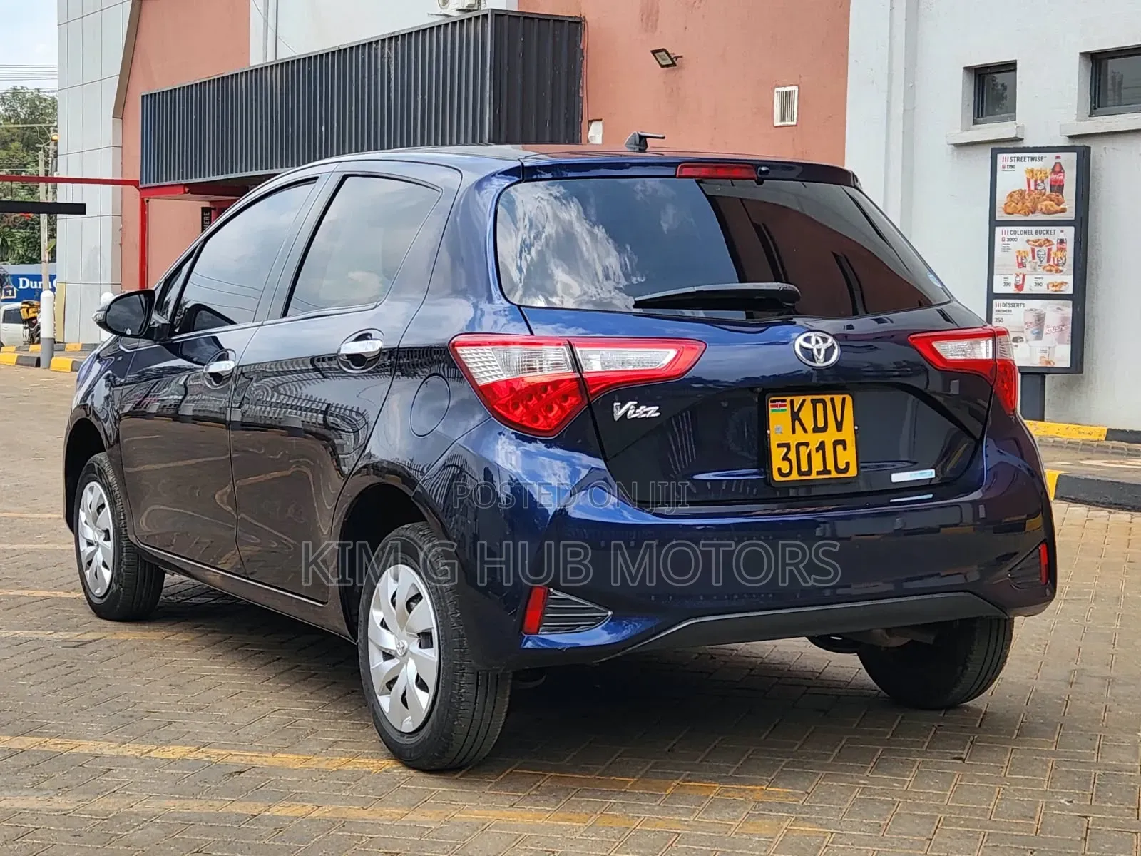 Toyota Vitz 1.0 FWD 5dr 2019 Blue