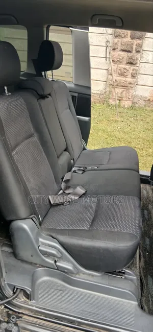 Toyota ISIS 2008 Black