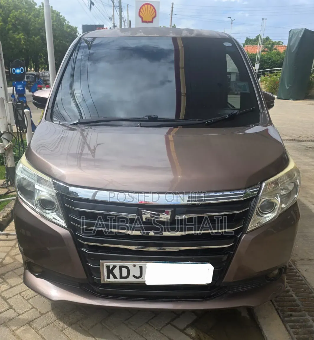 Toyota Noah 2015 Brown