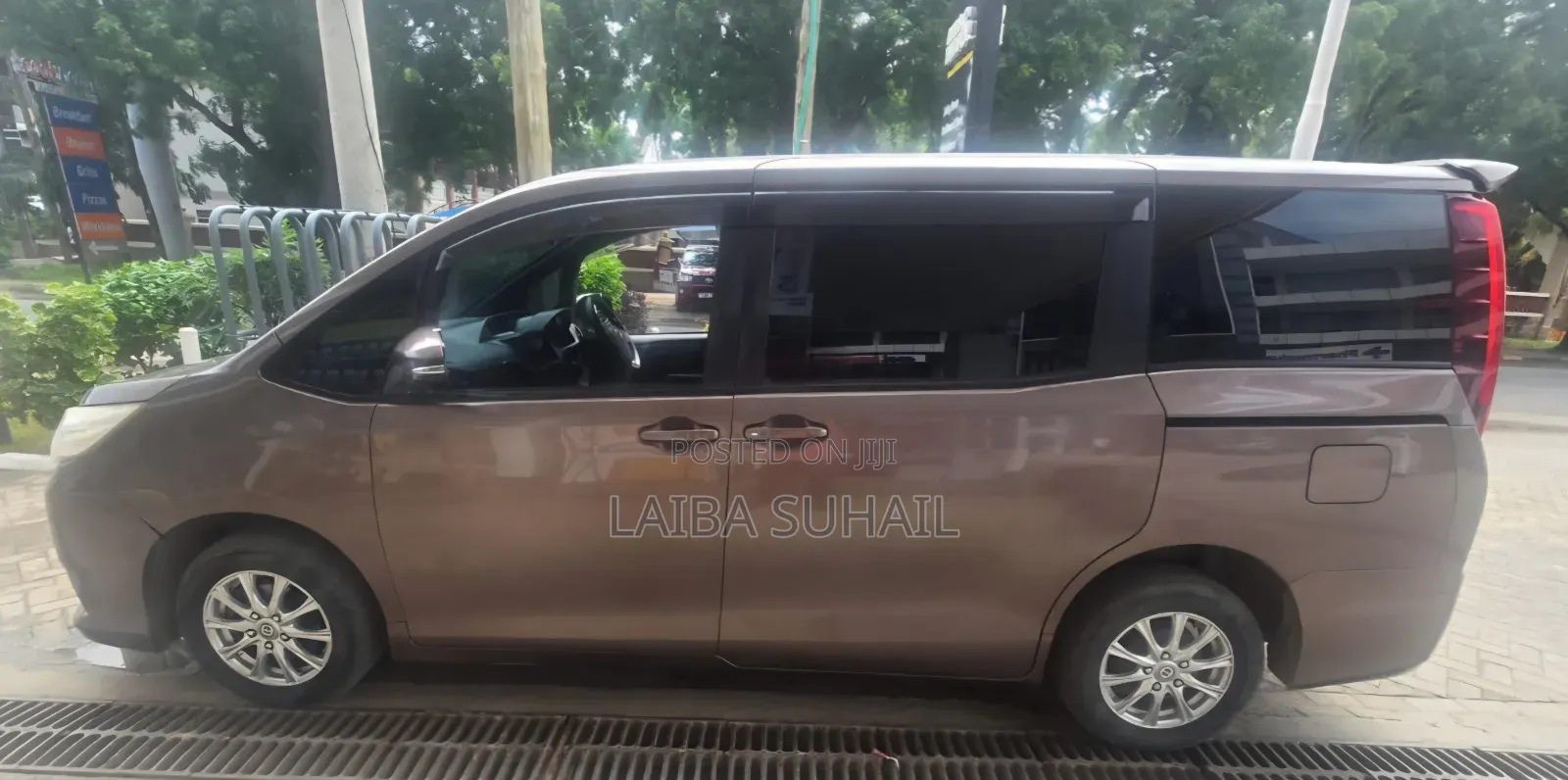 Toyota Noah 2015 Brown