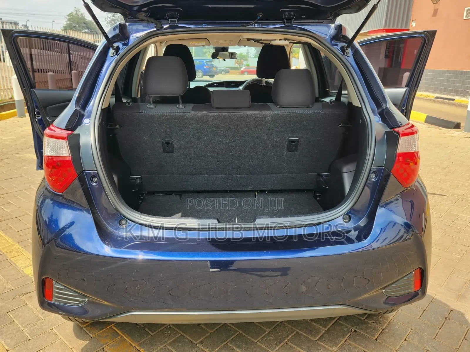 Toyota Vitz 1.0 FWD 5dr 2019 Blue