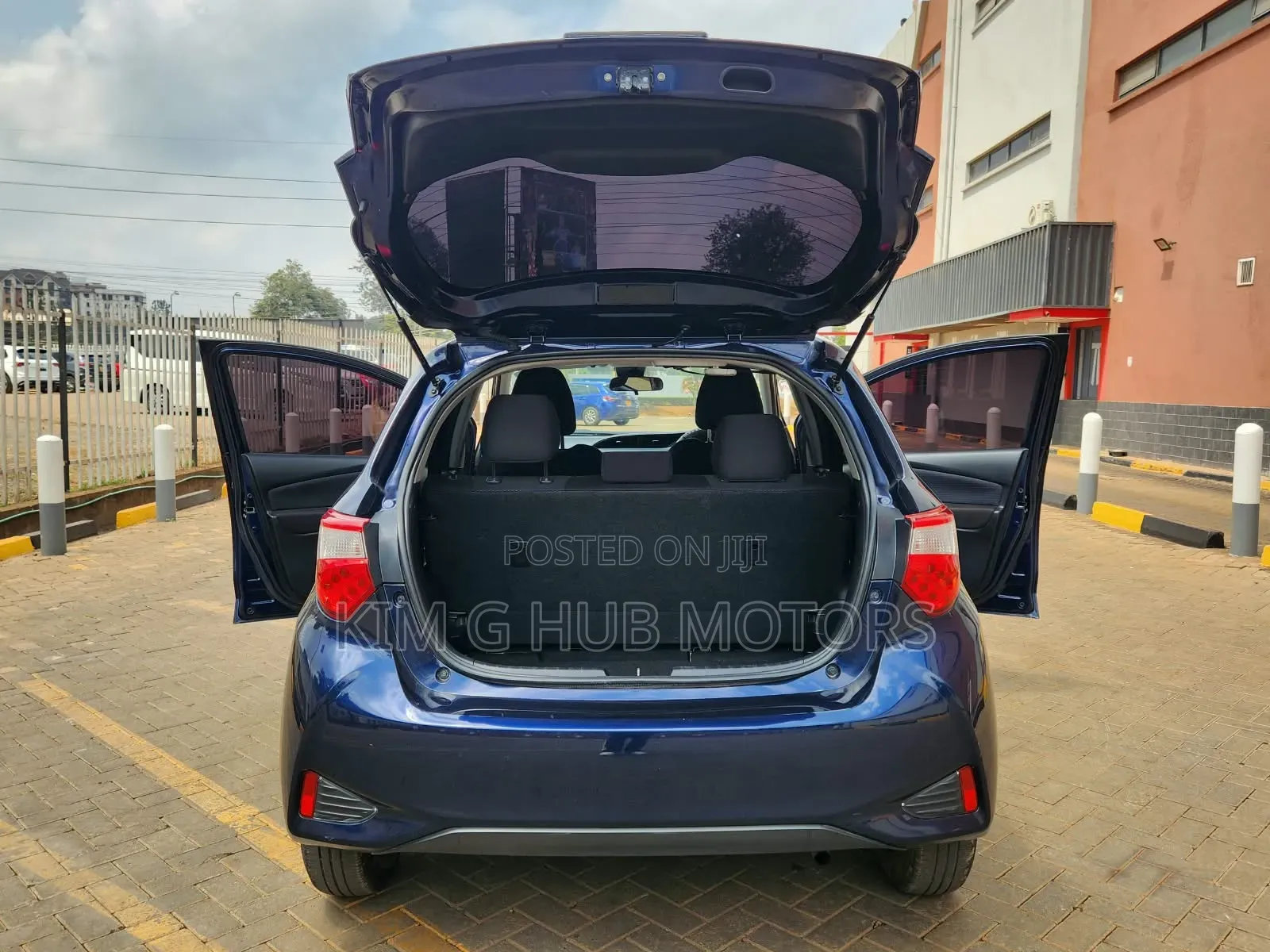 Toyota Vitz 1.0 FWD 5dr 2019 Blue
