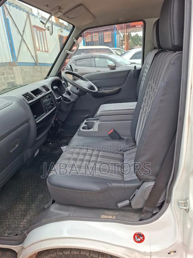 Mazda Bongo 2019 White - thumbnail 4