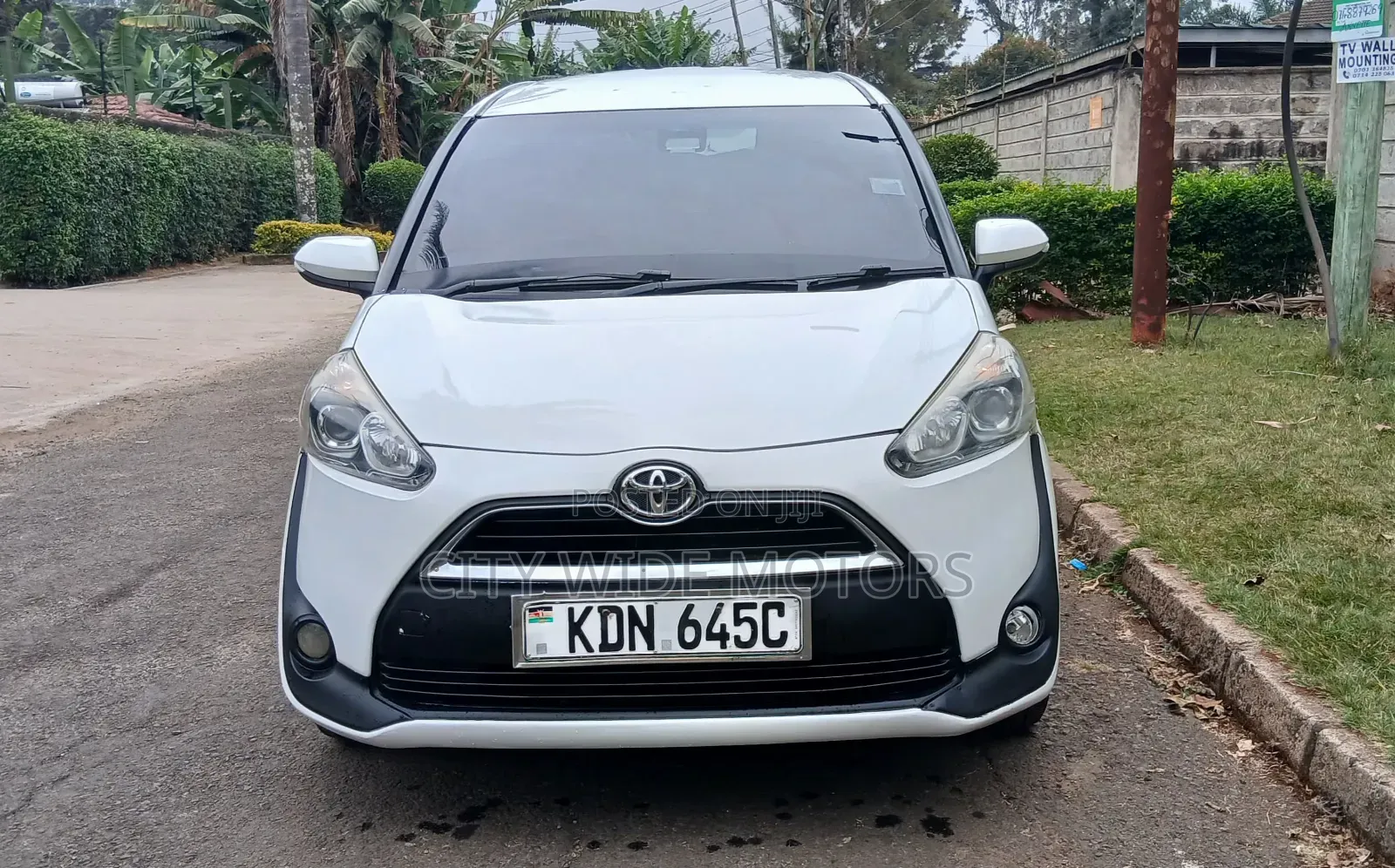 Toyota Sienta 2016 White