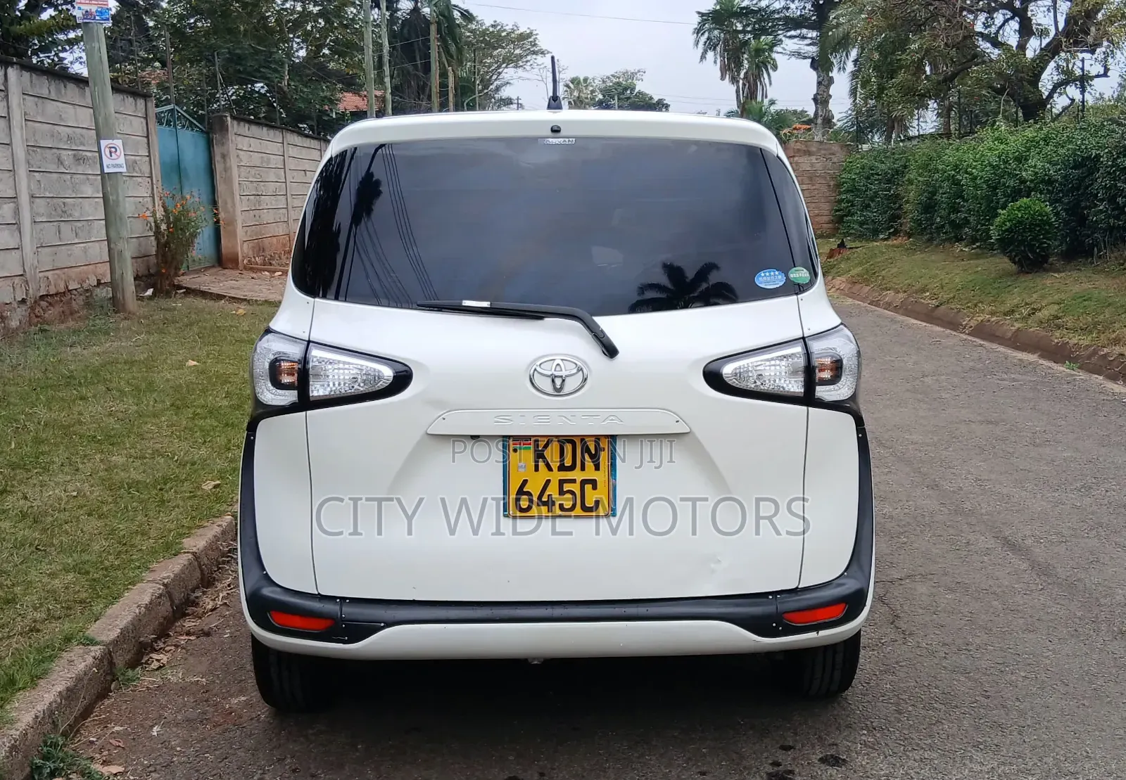 Toyota Sienta 2016 White