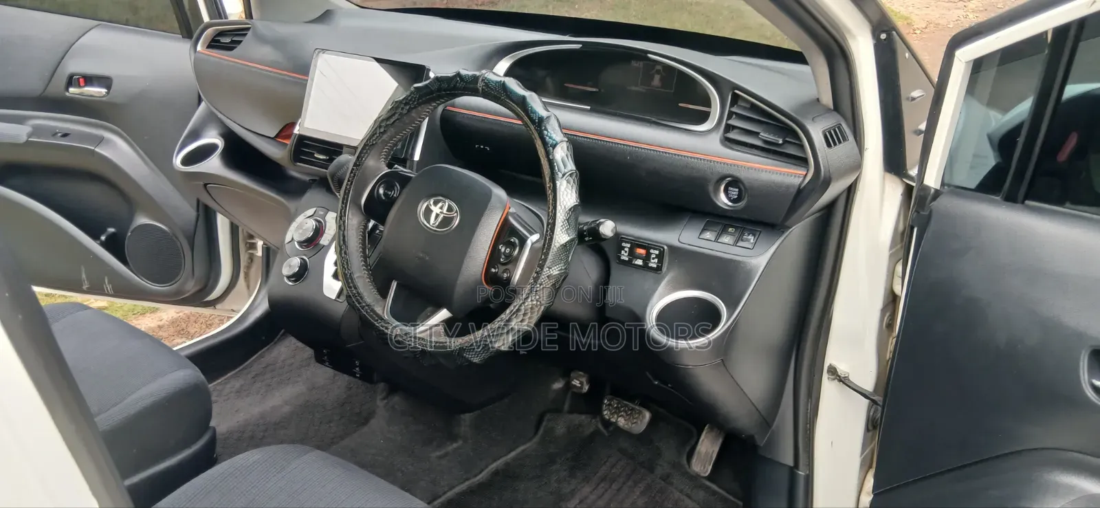 Toyota Sienta 2016 White