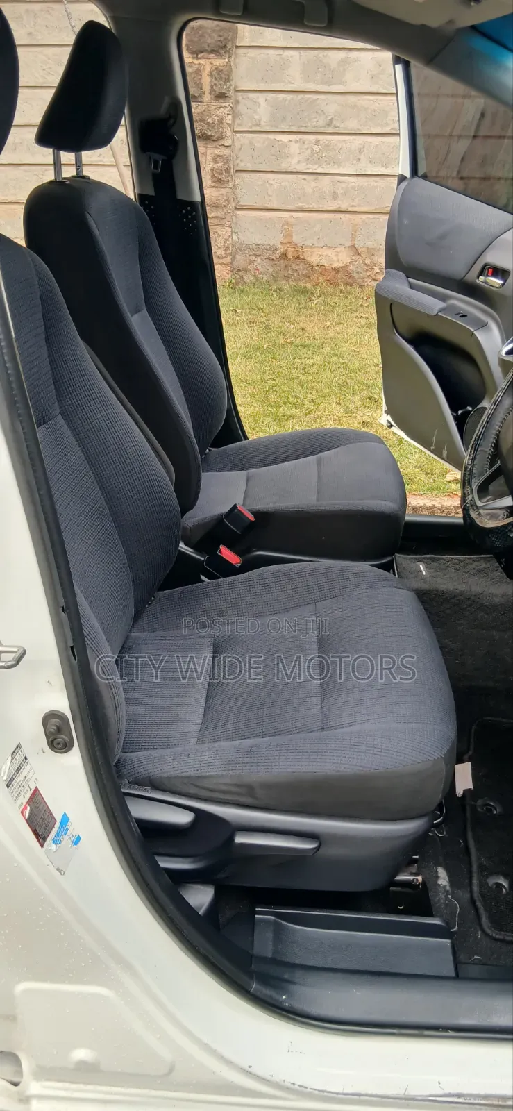 Toyota Sienta 2016 White
