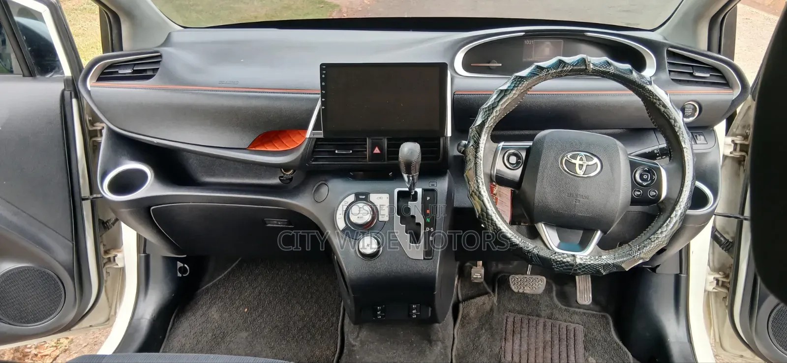 Toyota Sienta 2016 White