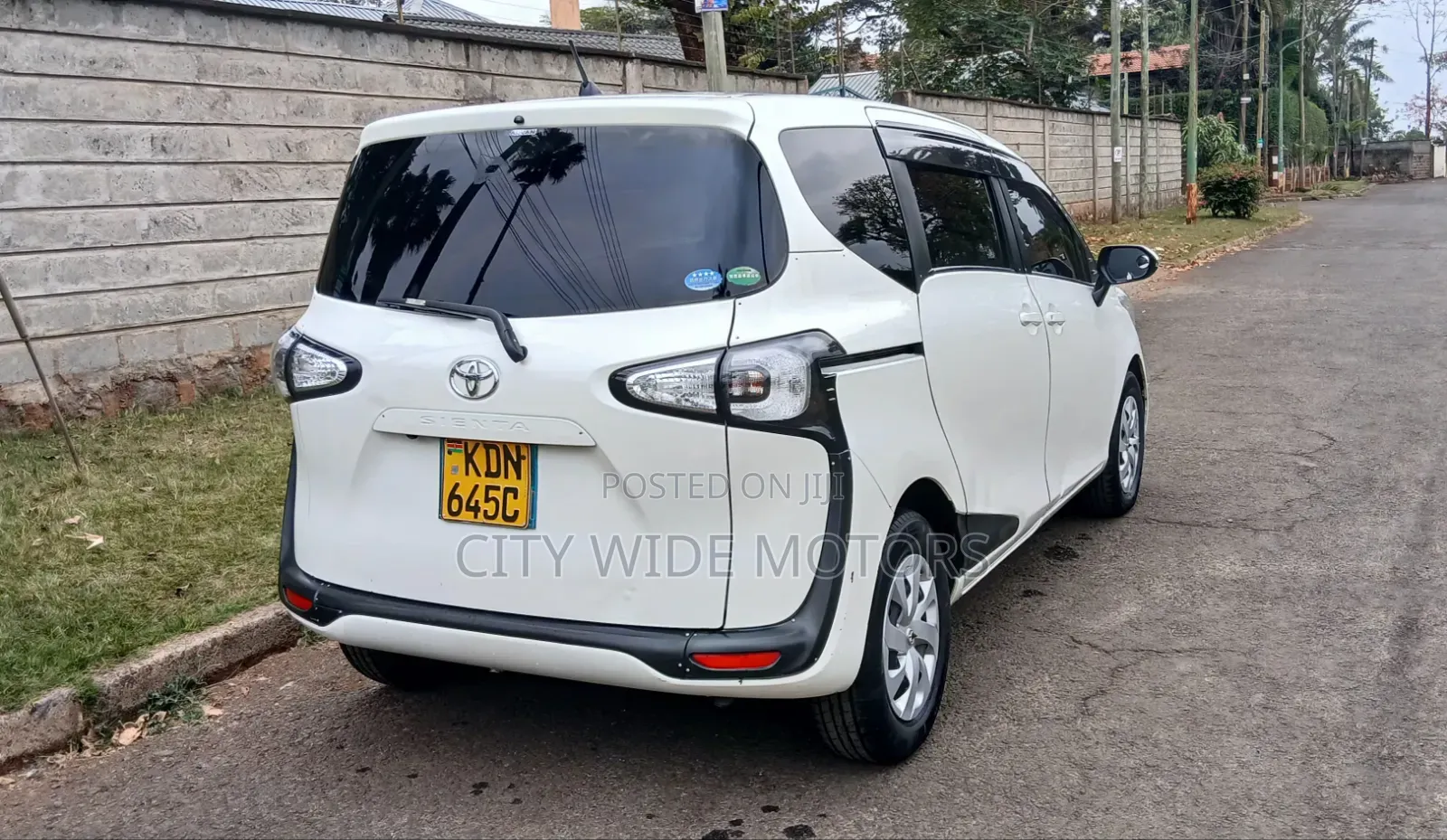 Toyota Sienta 2016 White