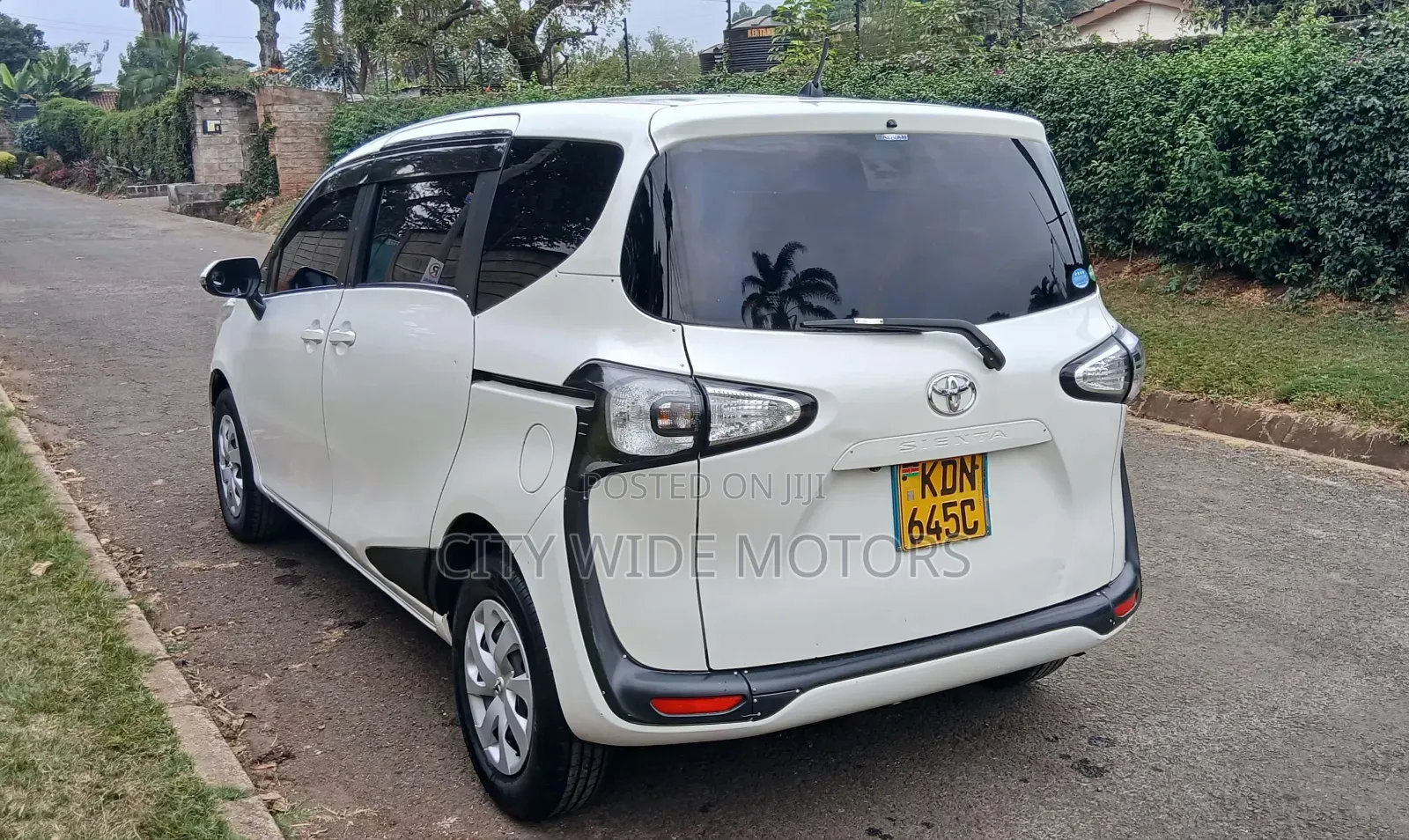Toyota Sienta 2016 White
