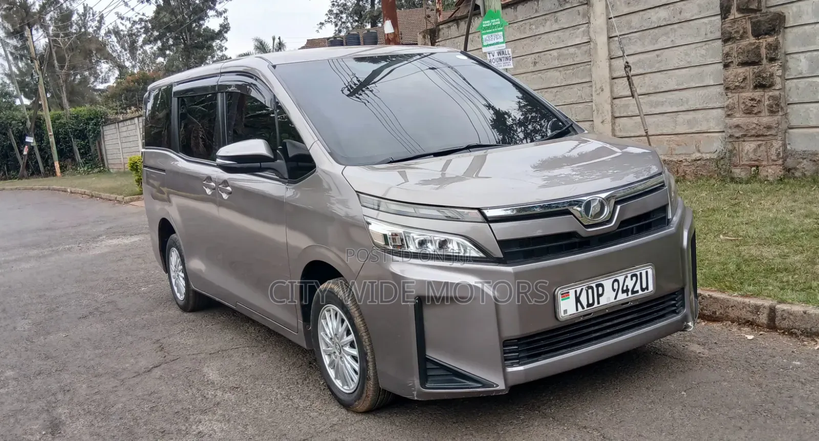 Toyota Voxy 2018 Gray