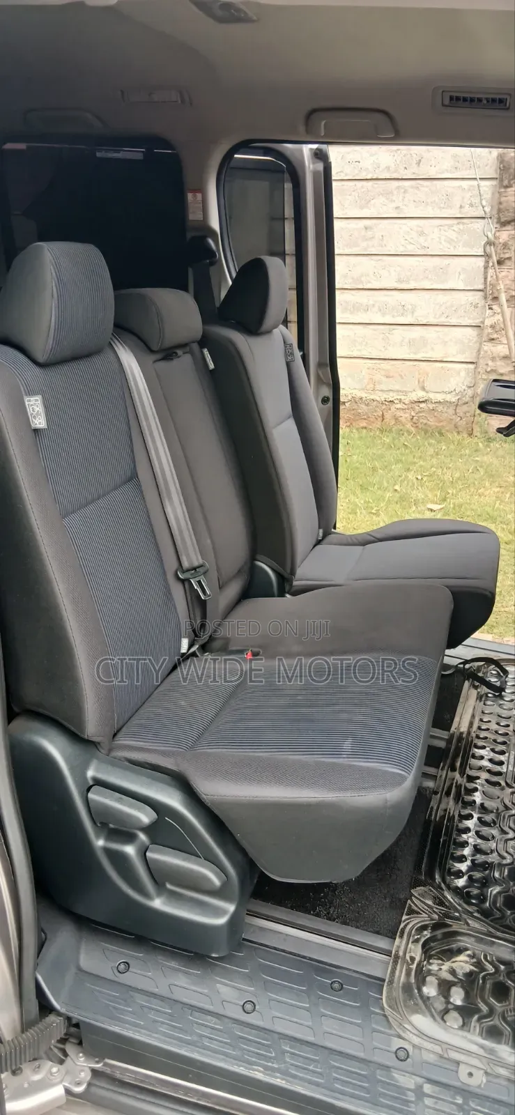 Toyota Voxy 2018 Gray