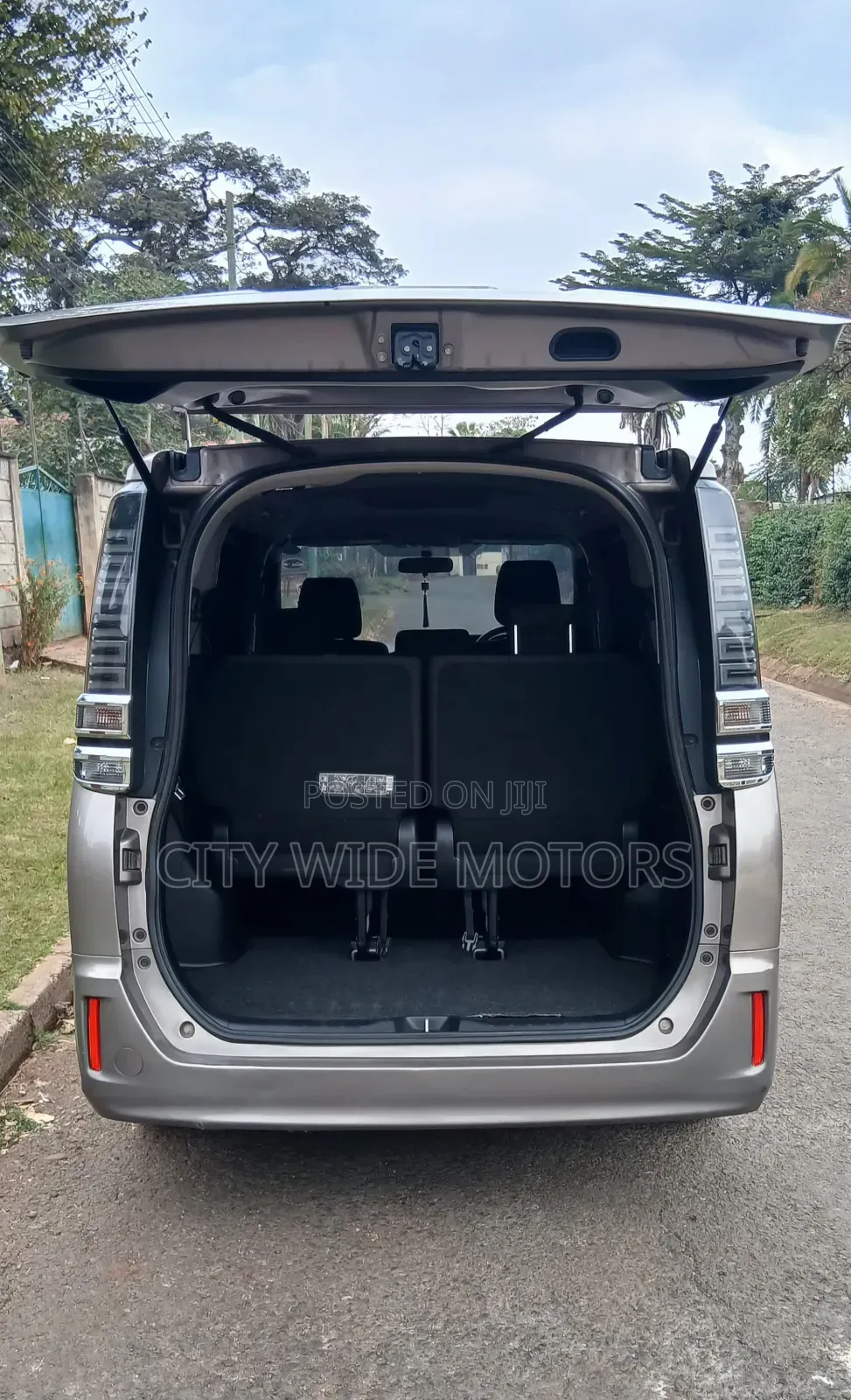 Toyota Voxy 2018 Gray
