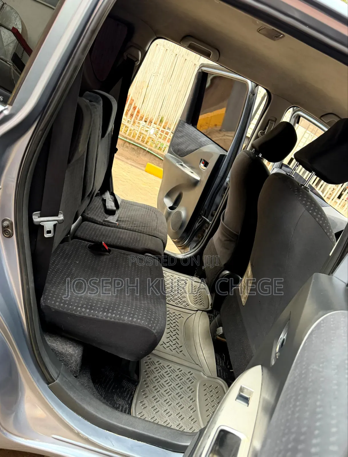 Toyota Ractis 2009 Silver
