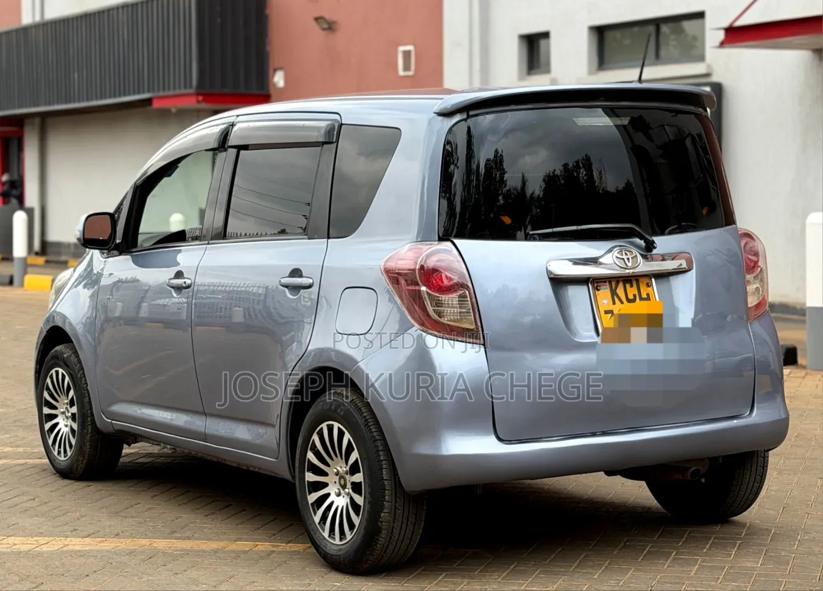 Toyota Ractis 2009 Silver