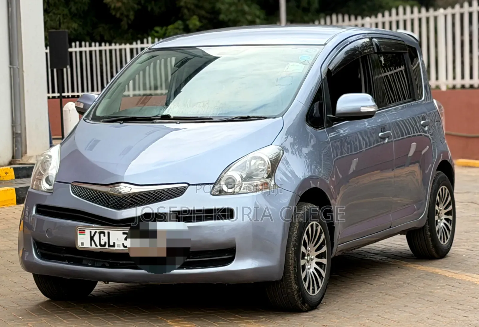 Toyota Ractis 2009 Silver