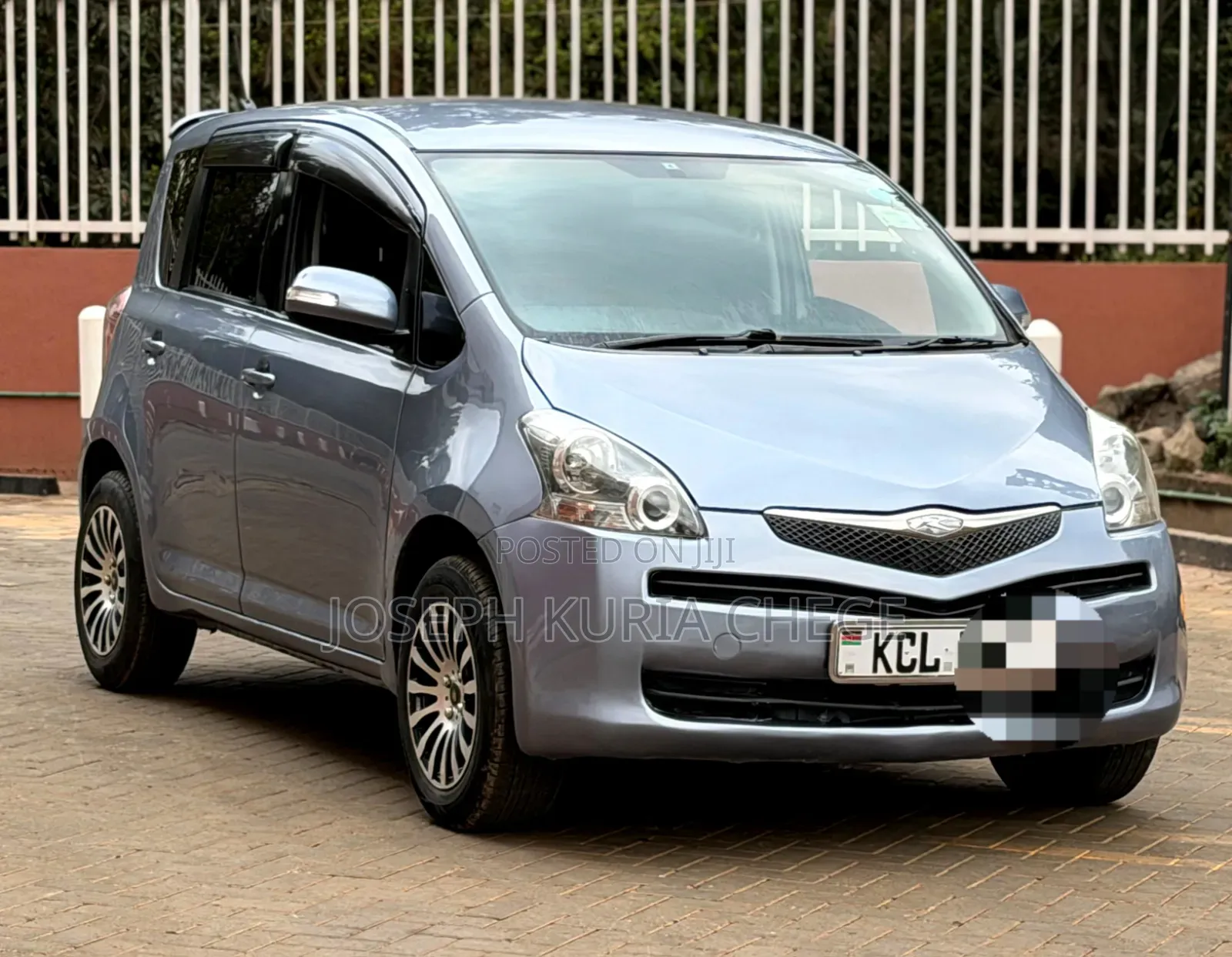 Toyota Ractis 2009 Silver