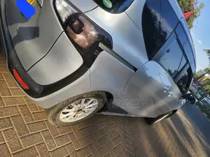 Toyota Sienta 2017 Silver