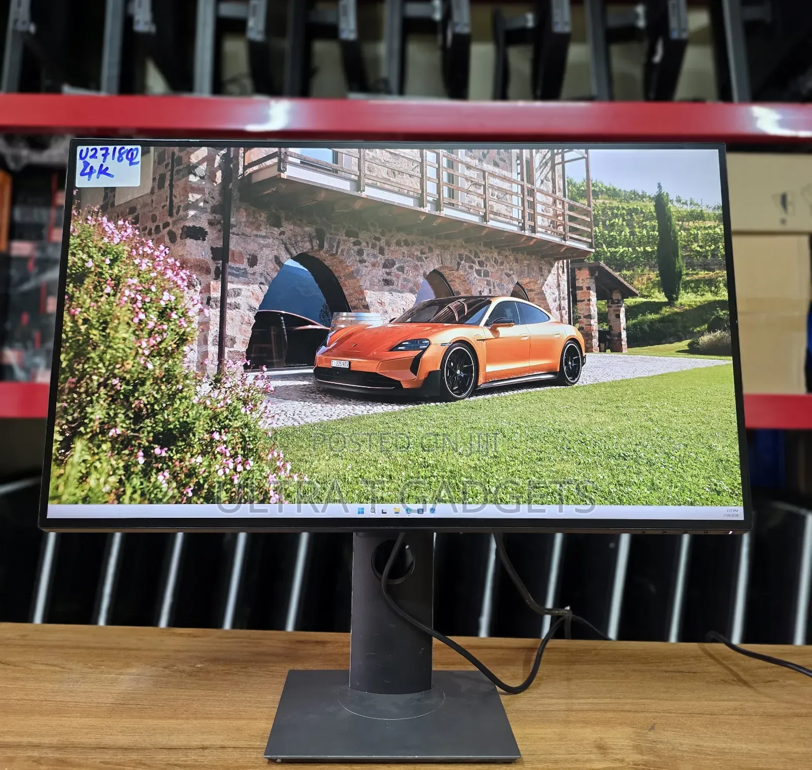Dell U2718Q 27" IPS Monitor – HDR