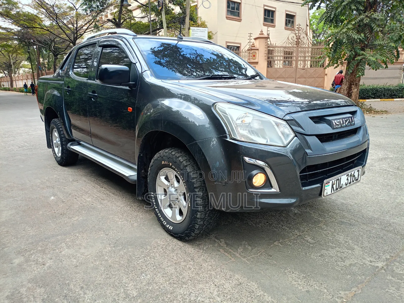 Isuzu D-MAX 2022 Gray