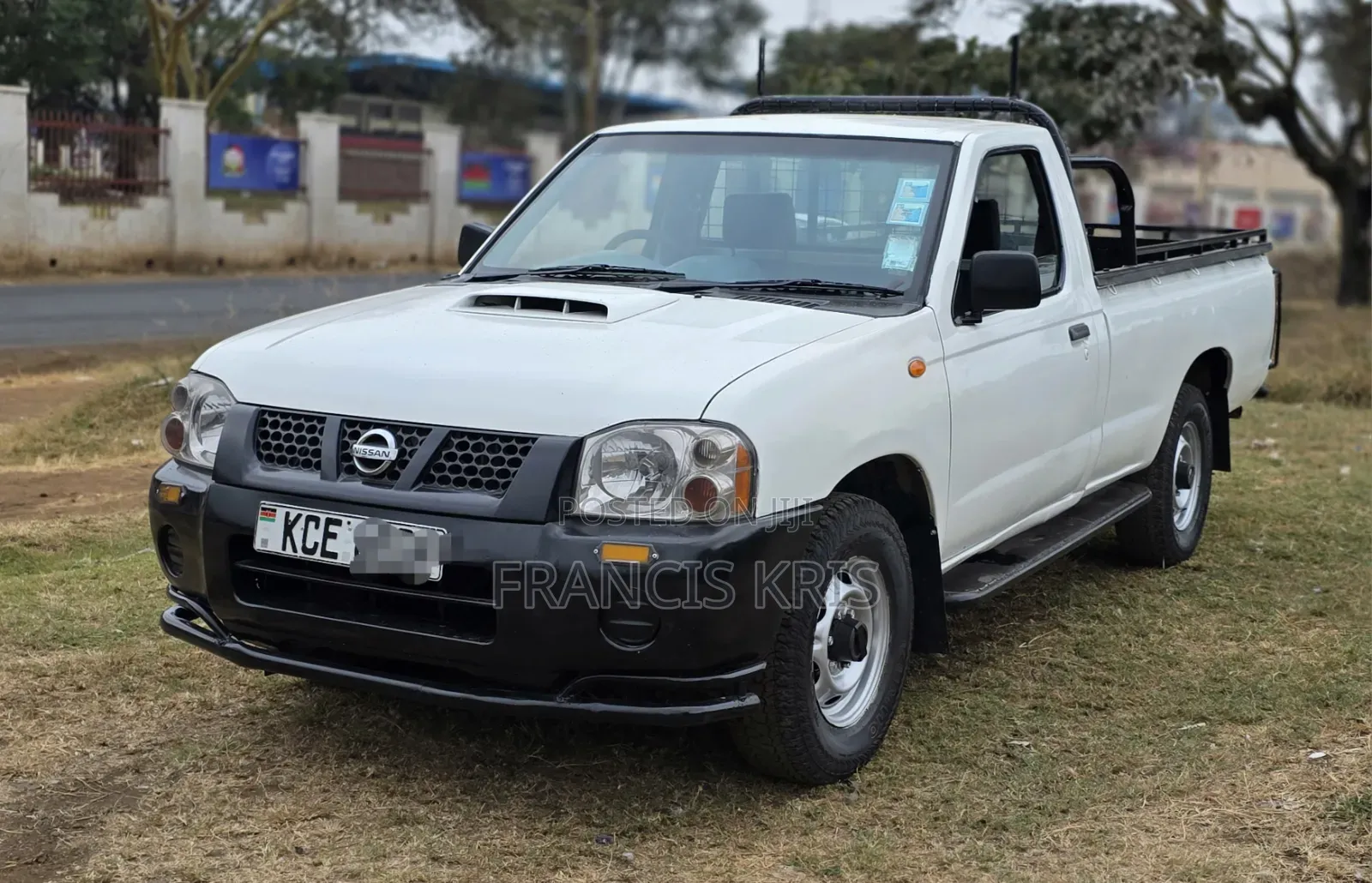 Nissan Hardbody 2014 White