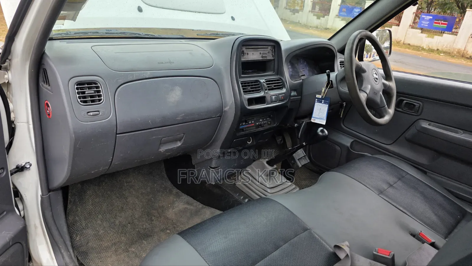 Nissan Hardbody 2014 White