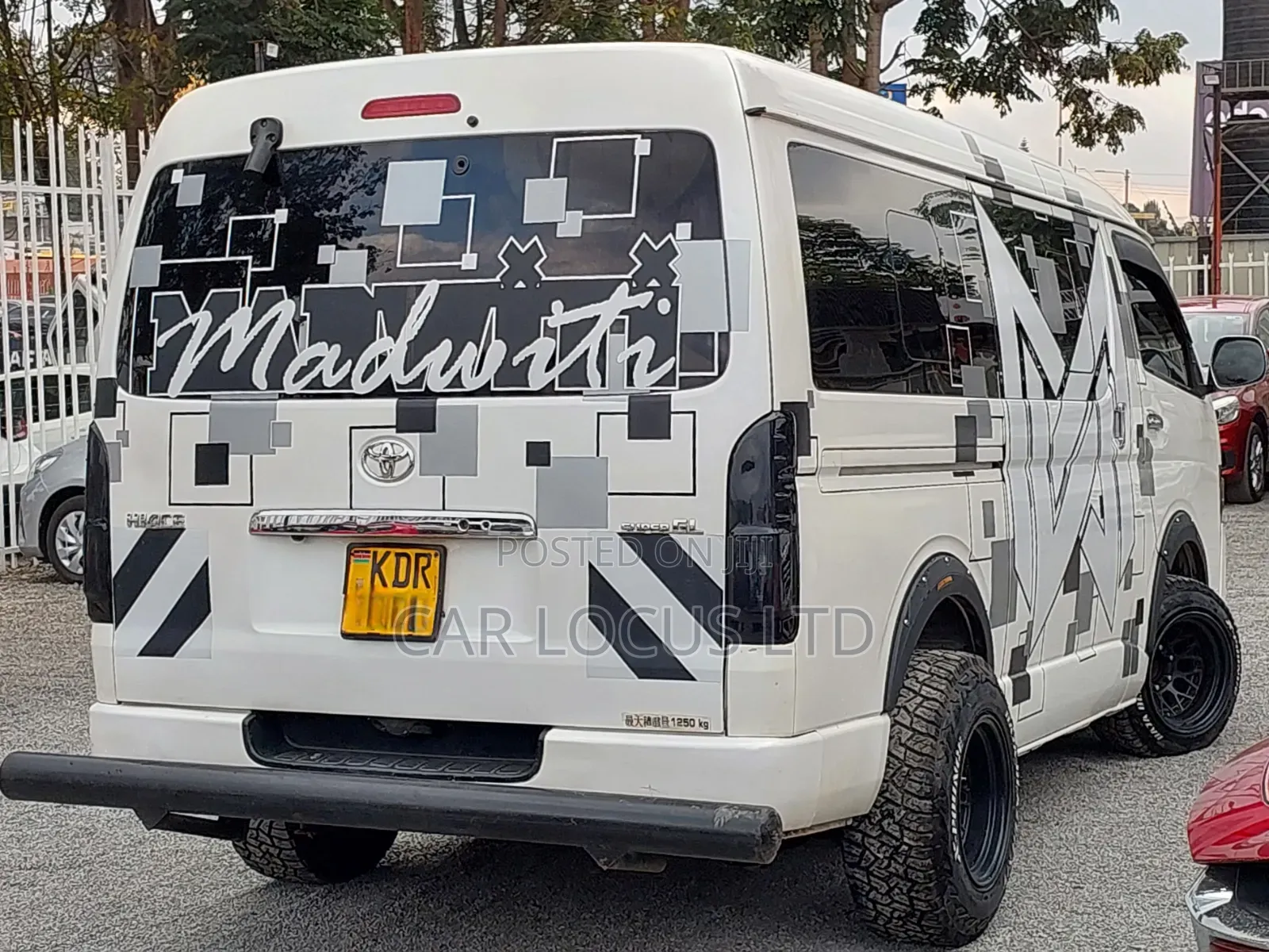 Toyota HiAce 2017 White