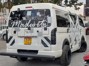 Toyota HiAce 2017 White