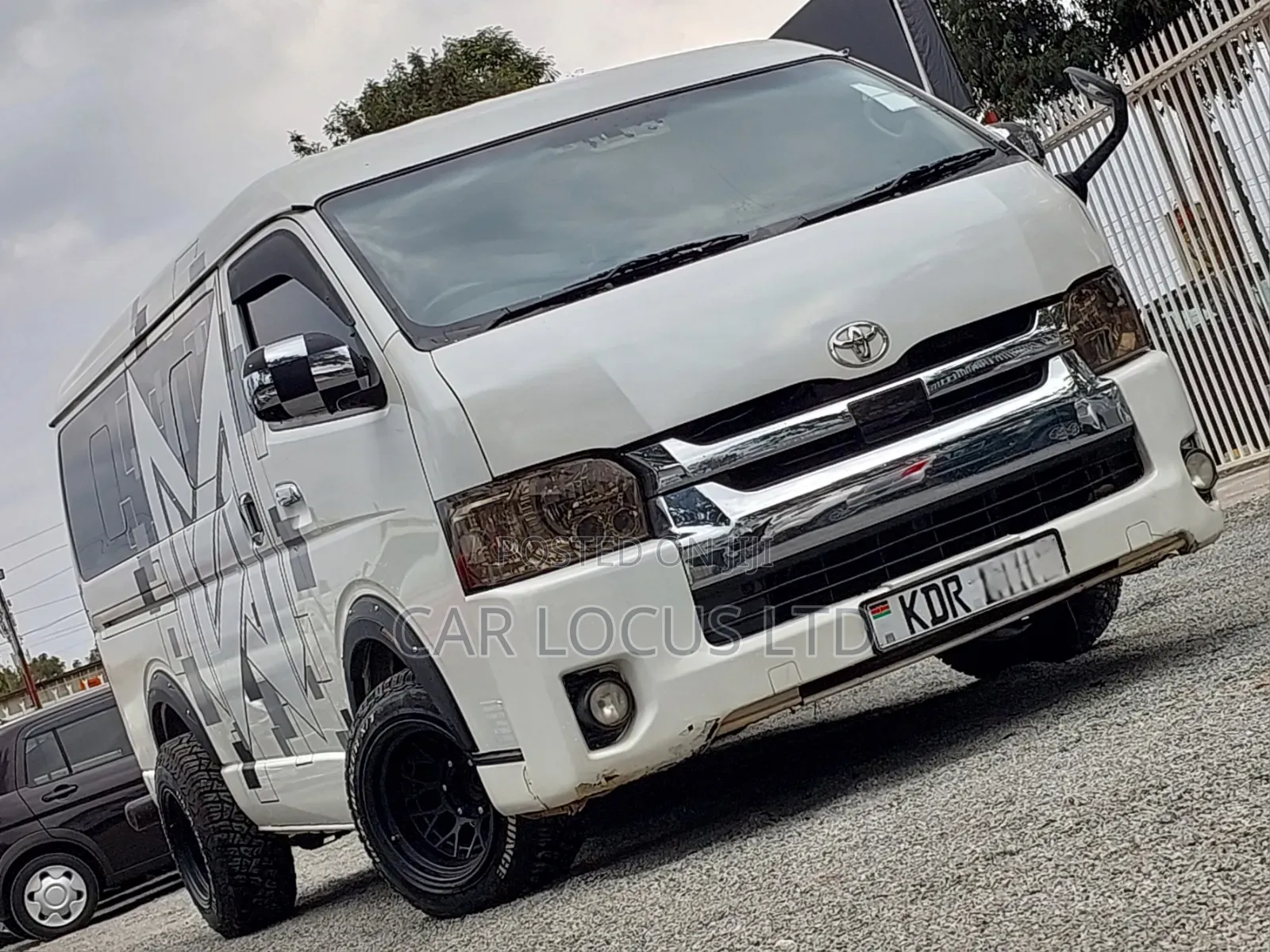Toyota HiAce 2017 White