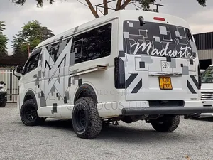 Toyota HiAce 2017 White