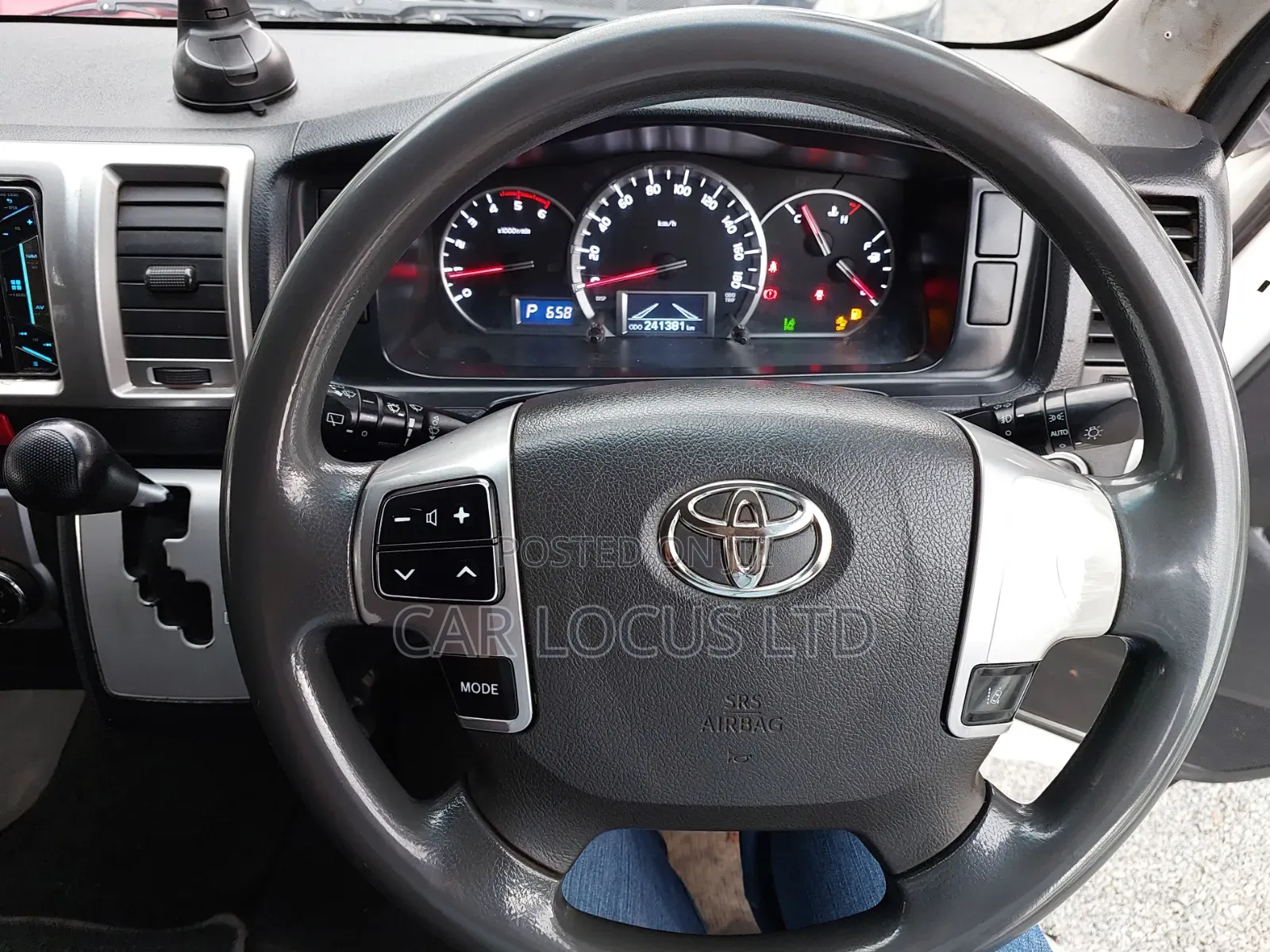 Toyota HiAce 2017 White