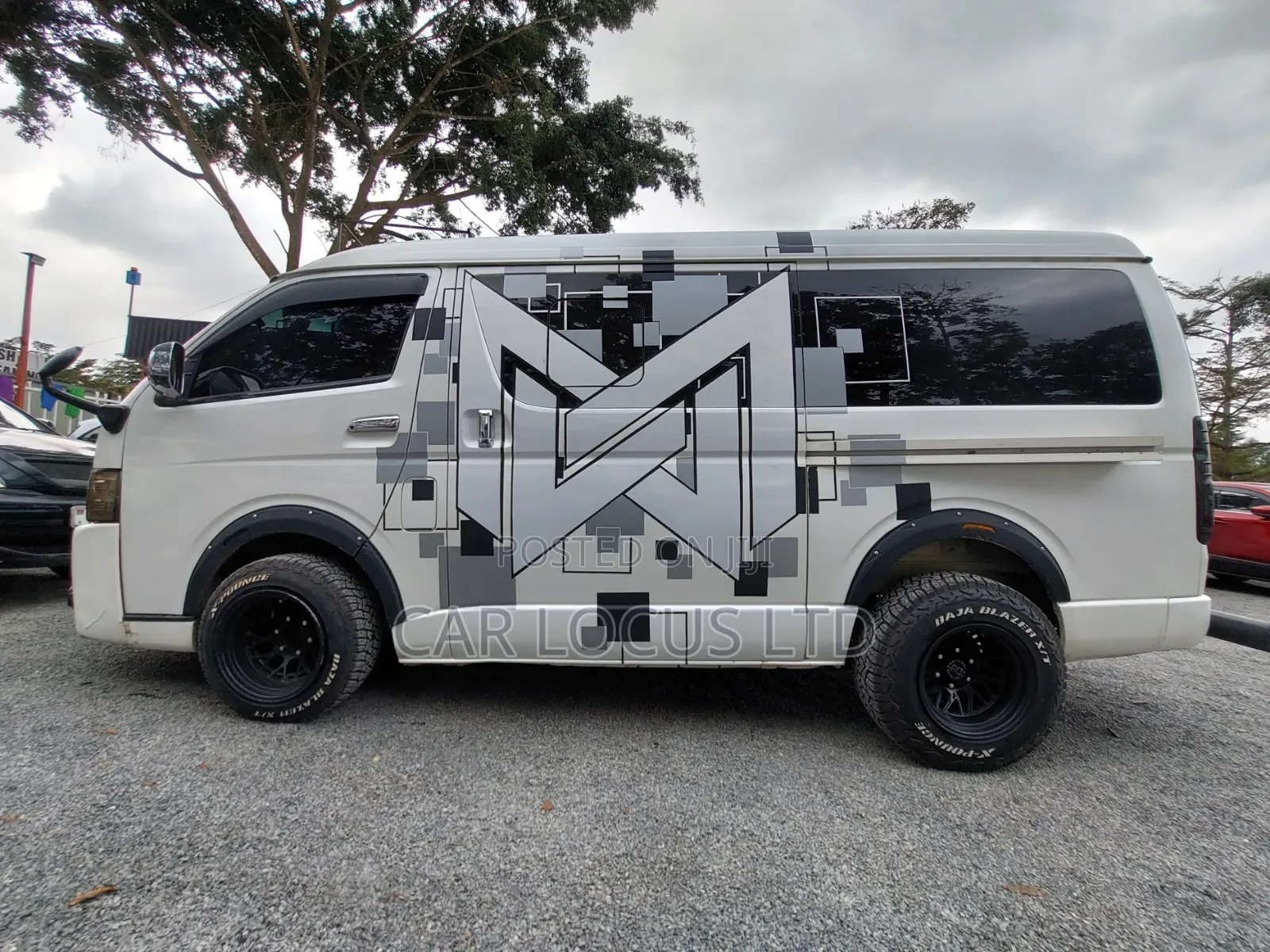 Toyota HiAce 2017 White