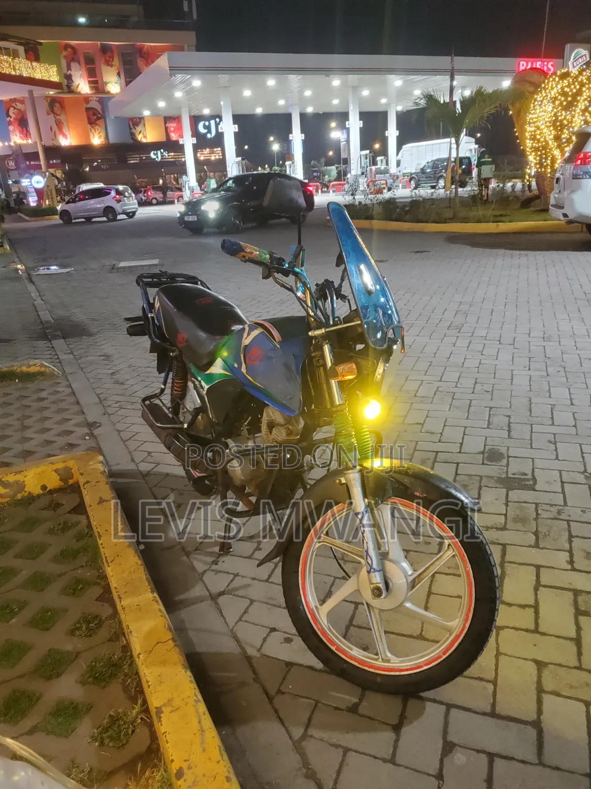 Honda CB 2023 Blue