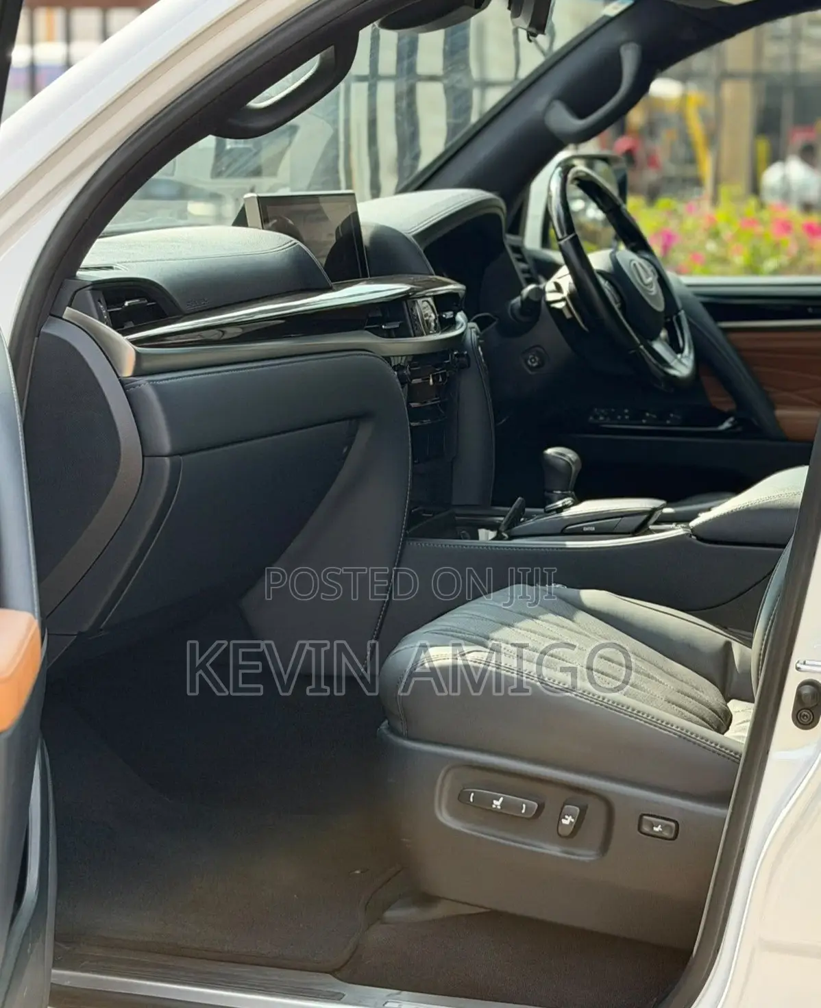 Lexus LX 2020 White