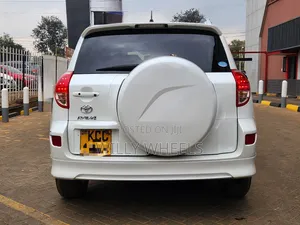 Toyota RAV4 2008 White